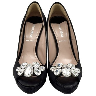 미우미우 사틴 크리스탈 펌프스