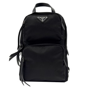 프라다 나일론 삼각로고 슬링백